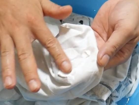 芒果汁弄到衣服上应该怎么办,芒果汁弄衣服上了怎么洗掉图7