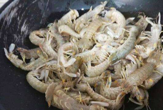 虾婆婆怎么做好吃,虾婆婆椒盐怎么做好吃又简单图5