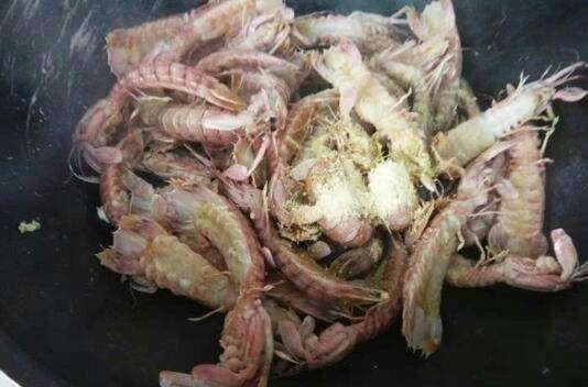 虾婆婆怎么做好吃,虾婆婆椒盐怎么做好吃又简单图6