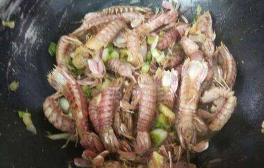 虾婆婆怎么做好吃,虾婆婆椒盐怎么做好吃又简单图8