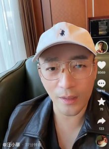 ​汪小菲新冠痊愈复工，嗓子沙哑脖子上肿包明显，身体状况令人担忧