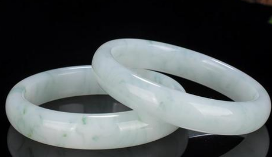 白茶油如何保养玉,翡翠手镯用什么油保养好图1