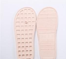 pvc鞋底是软还是硬,pvc鞋底好还是橡胶好?图1