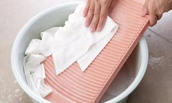 碳素笔字迹怎么去除衣服上,碳素墨水弄到衣服上怎么办图2