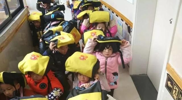 地震小口诀4句，请问有哪些学霸们知道地震自救的口诀或者顺口溜？图3