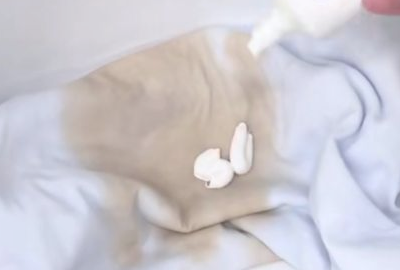 咖啡洒在了白衣服上怎么办,咖啡渍弄到白衣服上能洗掉吗图3