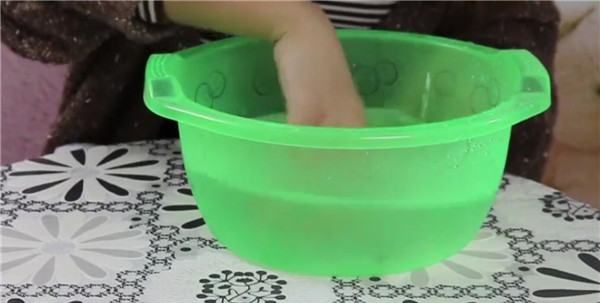 咖啡洒在了白衣服上怎么办,咖啡渍弄到白衣服上能洗掉吗图11