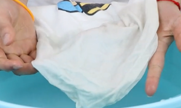 衣服发黄怎么洗白,衣服变黄了有什么方法能洗掉图5