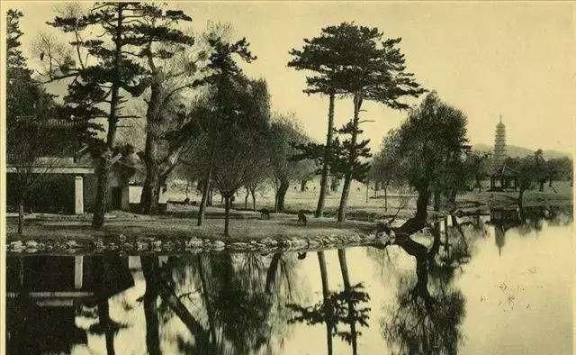 承德避暑山庄在哪里,是承德避暑山庄还是雍和宫,乾隆自己都不清楚出生在哪里吗?图3