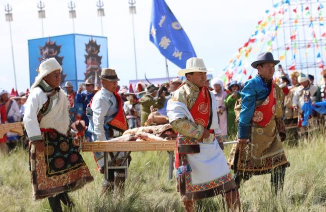 那达慕族是藏族节吗