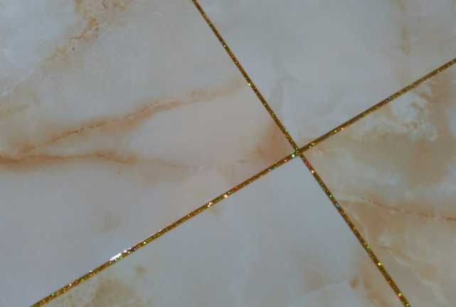 美缝剂弄到手上怎么清除