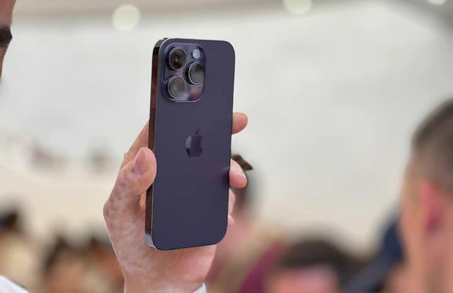 罗永浩谈苹果质量（一个灵动岛设计被吹上天）(1)