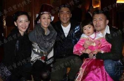 ​那英与现任老公孟桐女儿图