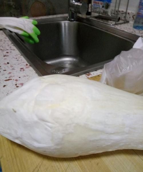 杏鲍菇在冰箱里长了白毛还能吃吗