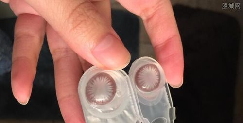 坐飞机过安检时可以带隐形眼镜吗