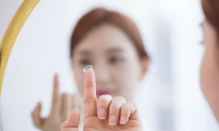 坐飞机可以戴隐形眼镜