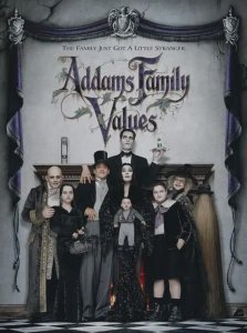 ​网飞新剧《星期三》被指责种族歧视：演坏人的都是黑人