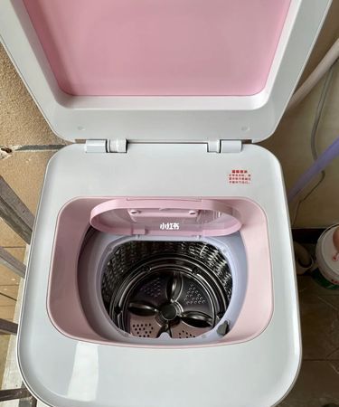 新生儿的包被和浴巾怎么洗,可以放到大人用的洗衣机里洗吗