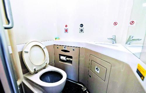 高铁厕所门怎么打开啊