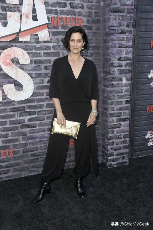 黑客帝国史密斯高清图（重温崔妮蒂的强大魅力）(8)