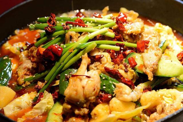 正宗重庆干锅牛蛙的做法（教你干锅牛蛙地道的川菜做法）(4)