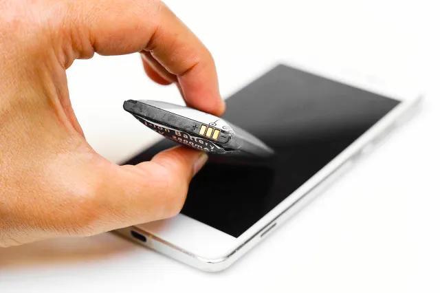 手机爆炸有哪些前兆（手机爆炸前的3个征兆）(3)