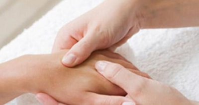 ​美甲教程初学者美甲图（最全的初级美甲入门教程来了）