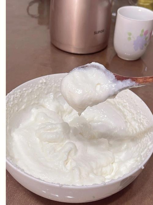 只有纯牛奶怎么做奶油（纯牛奶做奶油的方法）