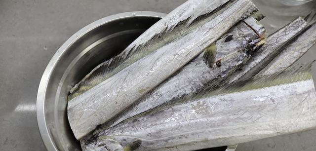 带鱼发黄怎么处理