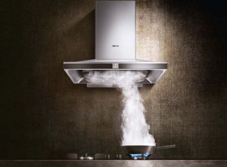 炒菜的油烟往上跑吗