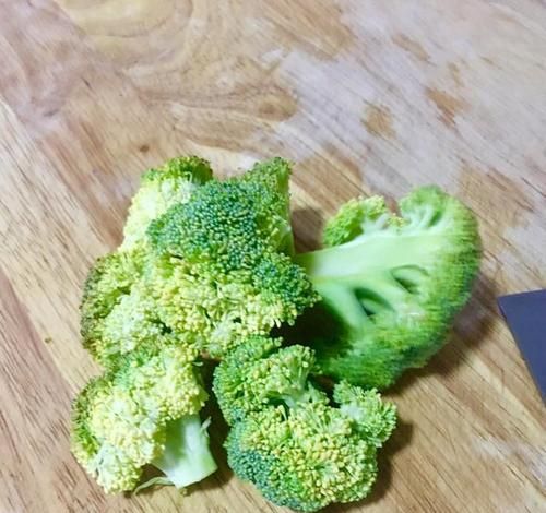 西兰花发黄还能吃吗处理