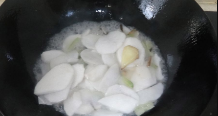 山药木耳怎么炒好吃,菜花木耳山药怎么炒图3