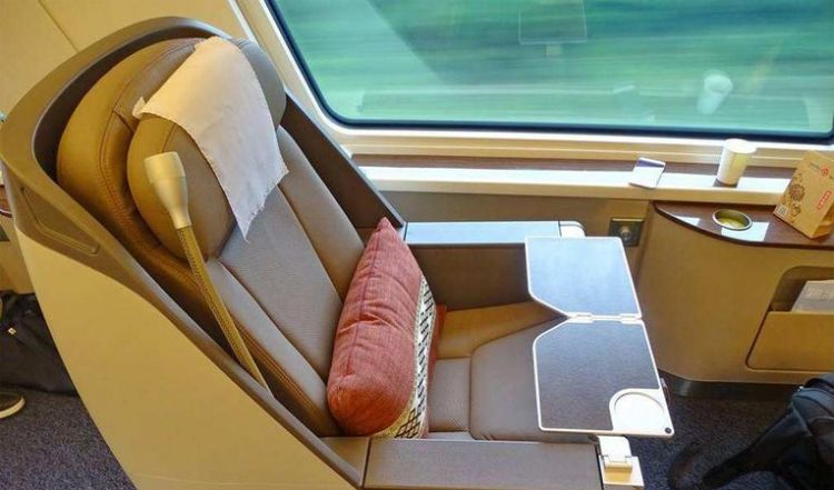 高铁的组合座是什么意思