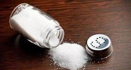 高温油放盐会有致癌吗,食盐在高温油锅里会产生毒素图4