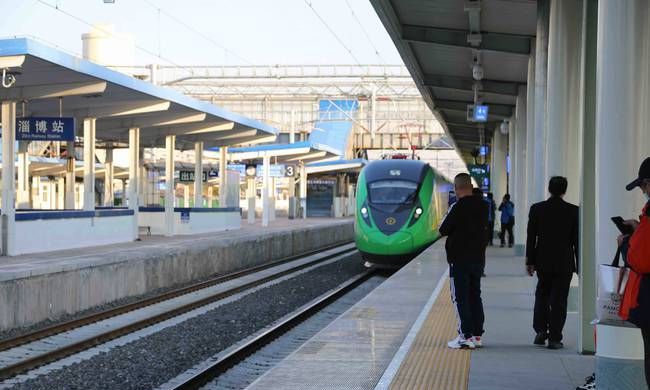 c开头火车一节车厢多少座位