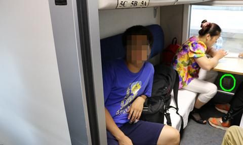 动车卧铺改二等座真的恶心:今天改签火车票发现我的二等座被改成软卧代二等座了话说动车是先把座位卖完了才卖代二等座的么