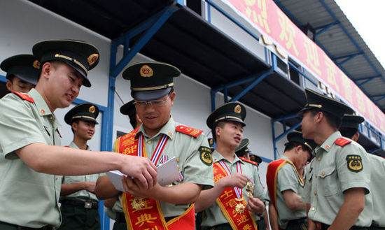 士官军衔等级划分,我国现行军官军衔分为图3