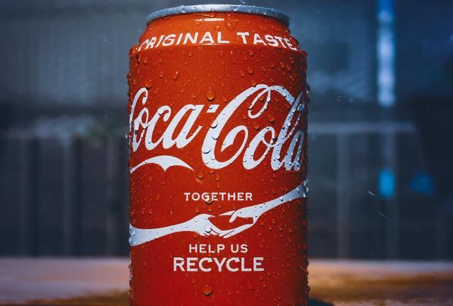 可乐最初是什么颜,可口可乐的第一个中文名为什么叫“蝌蝌啃蜡”?图4