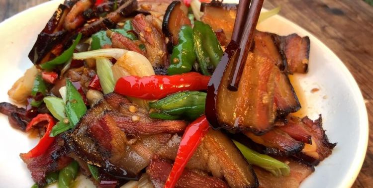 腊肉怎么做好吃,腊肉要怎么做才能好吃又简单