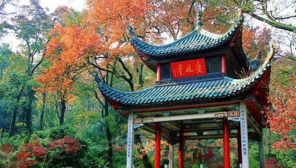 四大名亭位于湖南长沙的是什么亭,我国的四大名亭中位于湖南的是哪一座亭图2