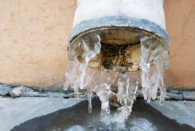 地下的水管冻住了怎么办啊,别说找修水管