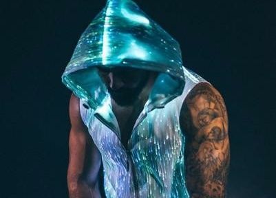 镭射面料衣服怎样清洗,镭射炫彩羽绒服洗花了怎么办呢图3