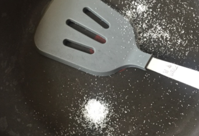 盐瓜子怎么炒,怎样炒盐味葵花瓜子好吃图6