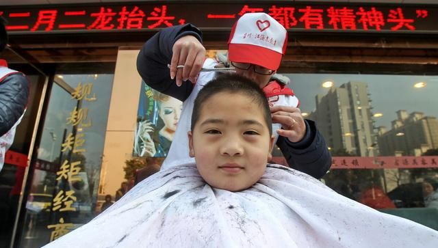 龙抬头吃什么传统食物,二月二龙抬头的由来和习俗,老传统不能忘,二月二要剃头吗?图1