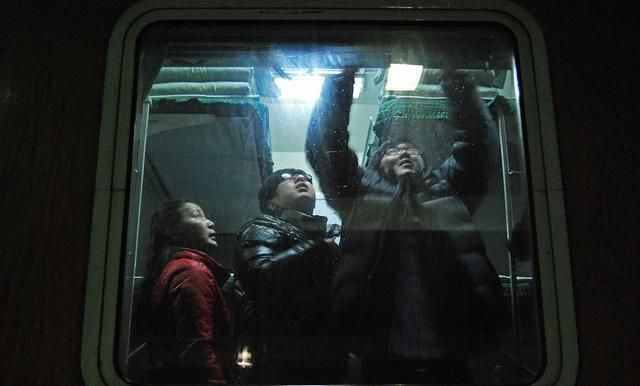 火车几点熄灯硬卧