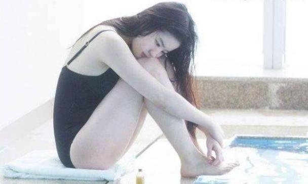 刘亦菲原来可以这么性感 刘亦菲泳装让人移不开眼