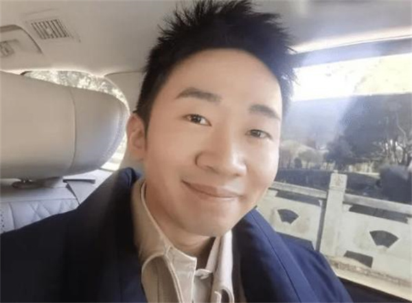 杨迪抛弃自己16年女友，连渣男罗永浩都看不下去？