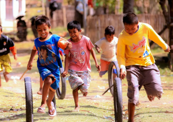 童年快乐简短的句子,童年开心快乐的句子说说图4