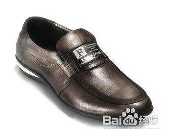 皮鞋发霉怎么处理：皮鞋表面发霉怎么办