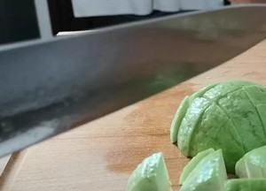 番石榴需要用盐水泡,番石榴要去皮吃吗图13